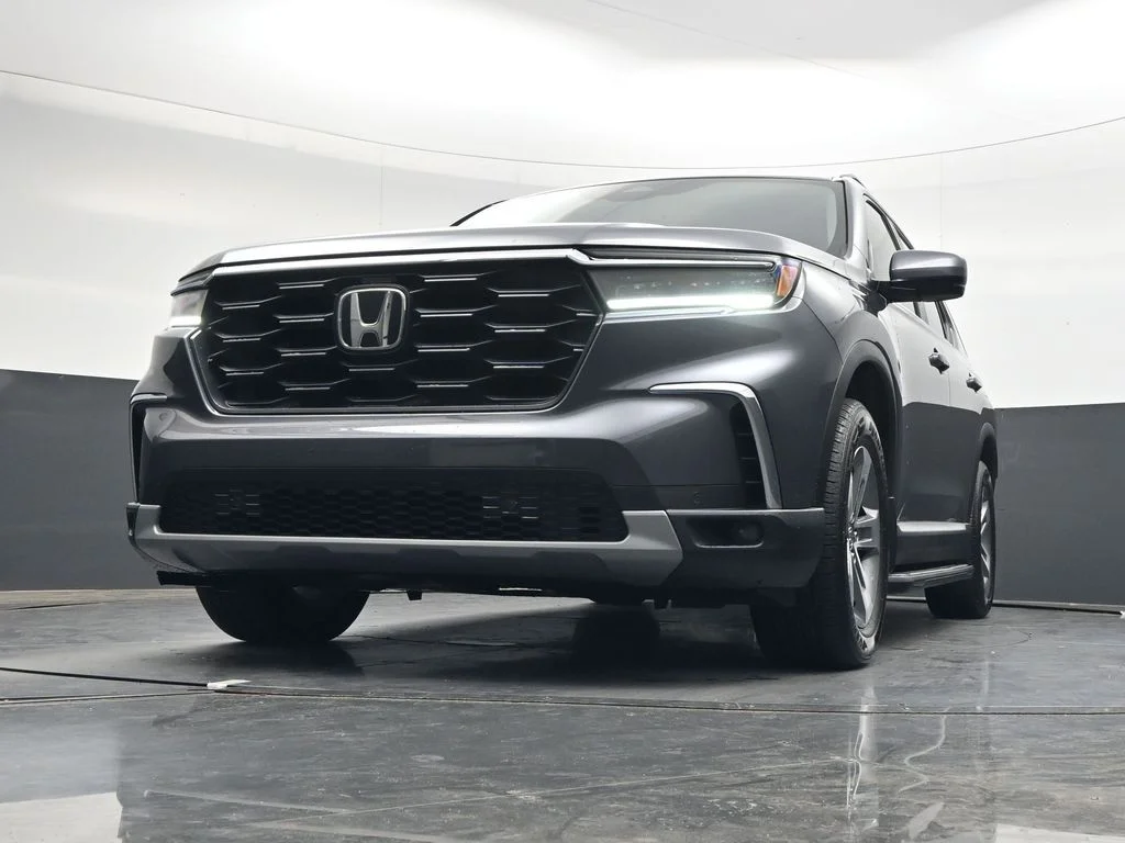 Used 2025 Modern Steel Metallic Honda EX-L image 41