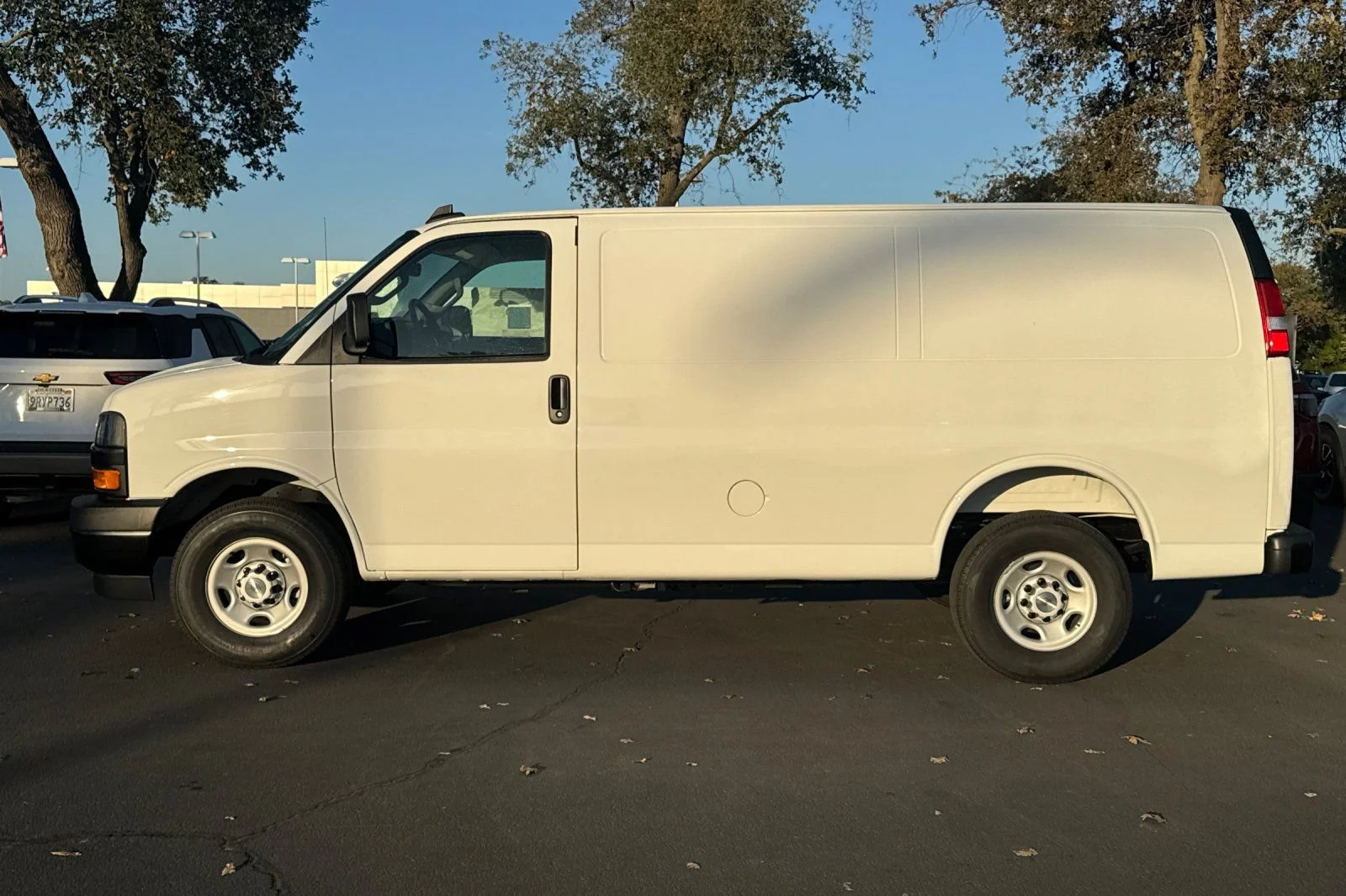 2025 Chevrolet Express Cargo Work Van - Photo 6