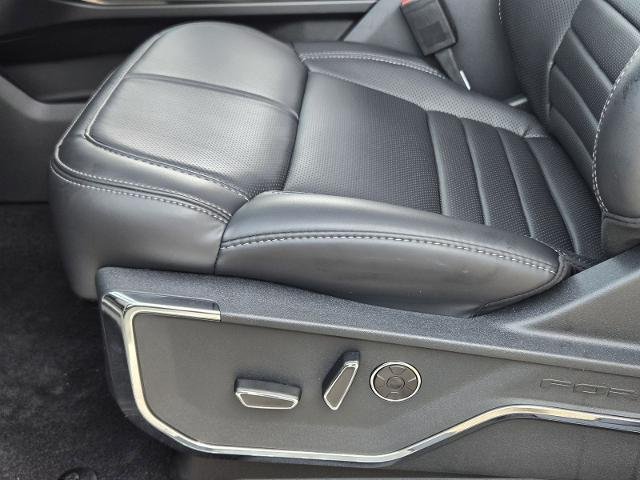 New 2026 Star White Metallic Tri-Coat FORD Platinum® image 38
