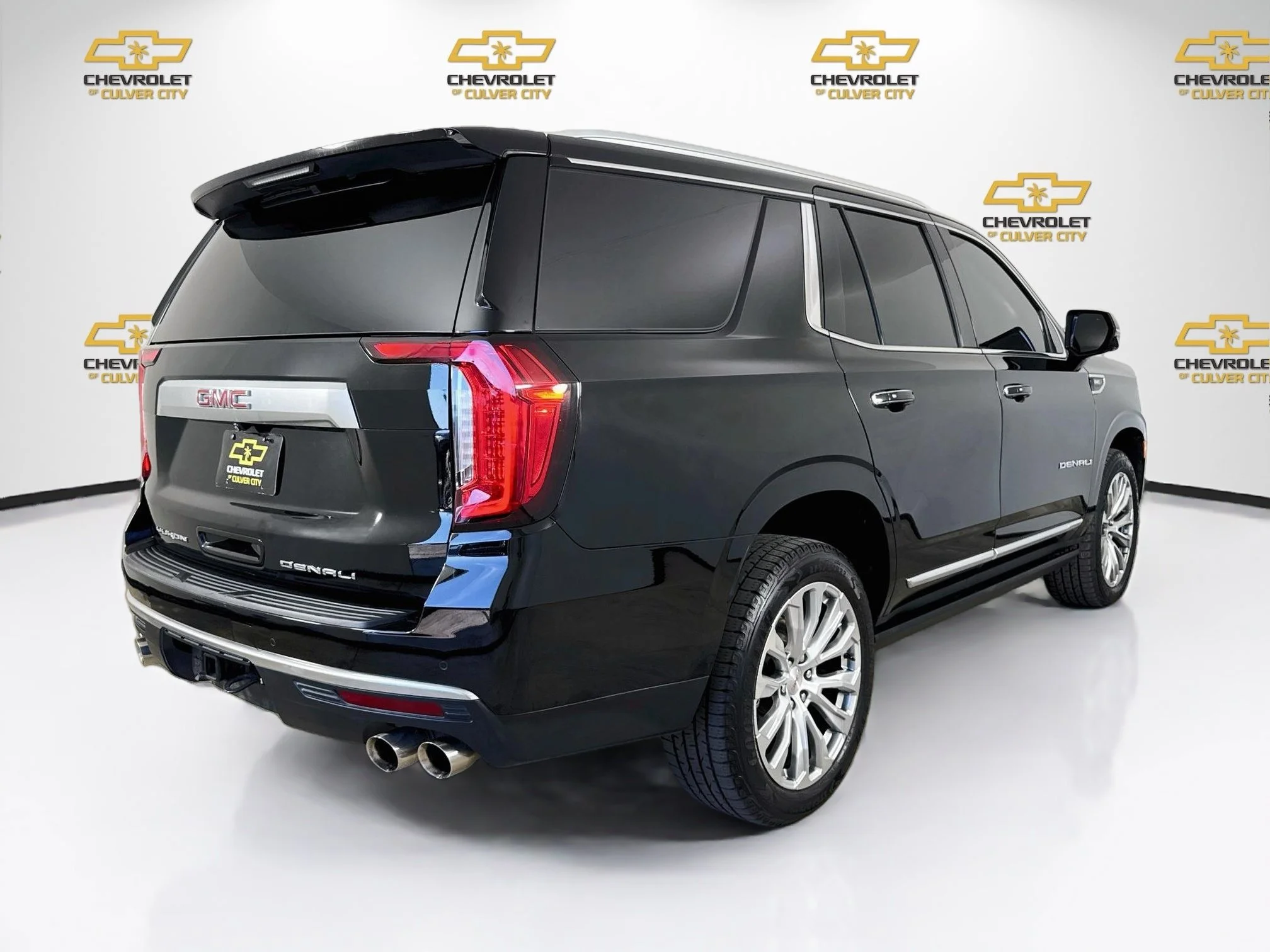 Used 2022 ONYX BLACK GMC Denali image 8