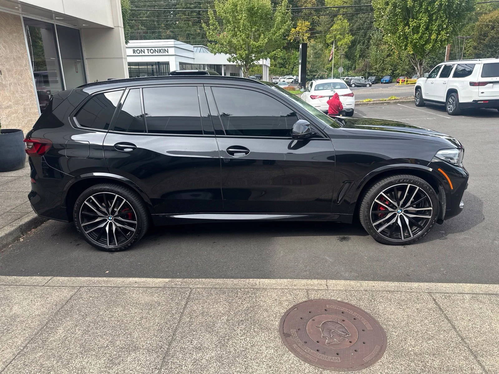 Used 2023 Black BMW xDrive40i image 6