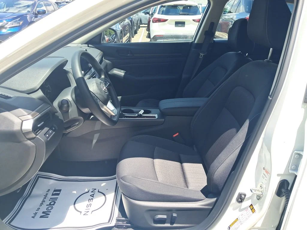 New 2026 White Nissan 2.5 SV image 10