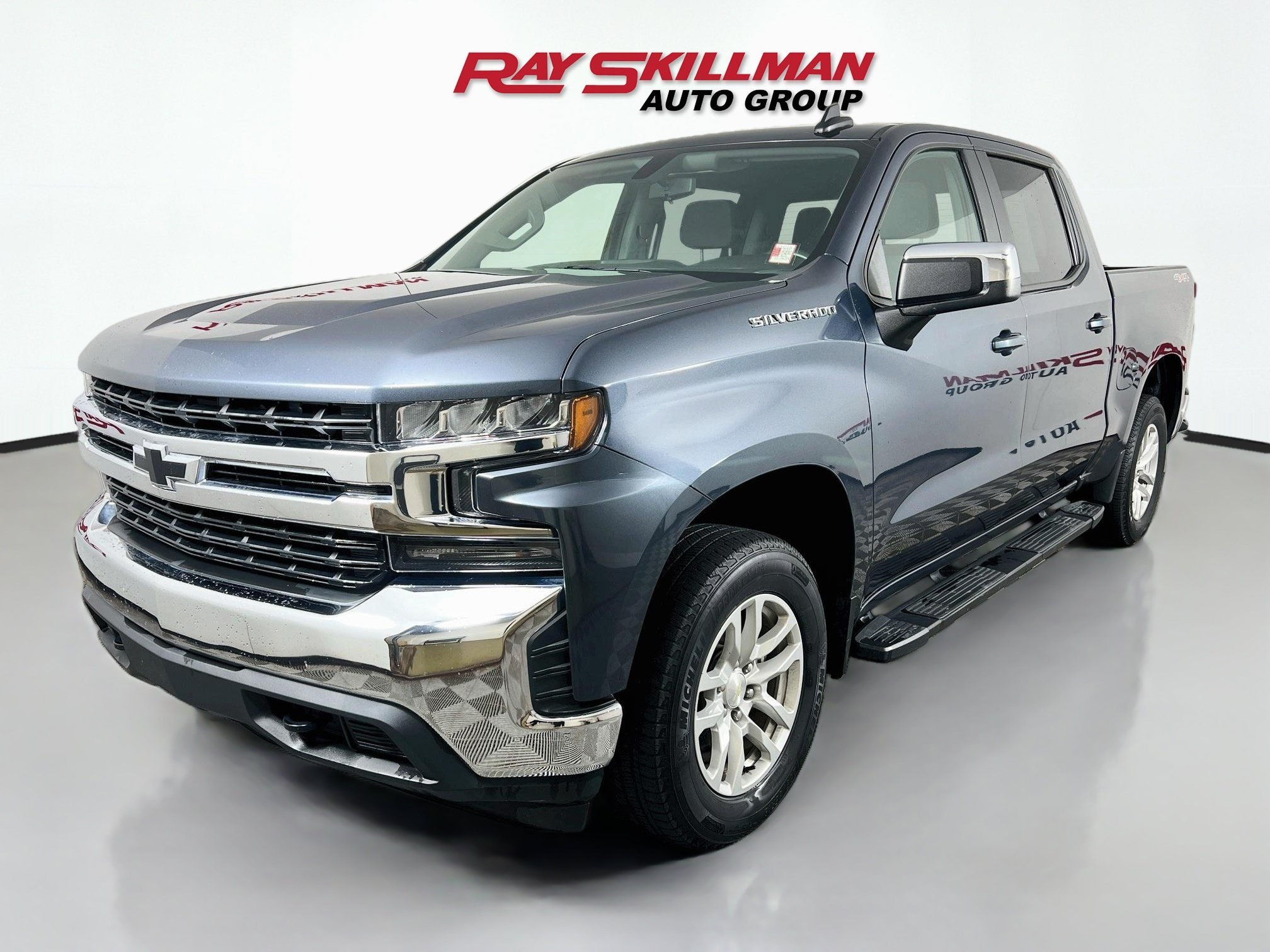 Used 2022 Shadow Gray Metallic Chevrolet LT image 3