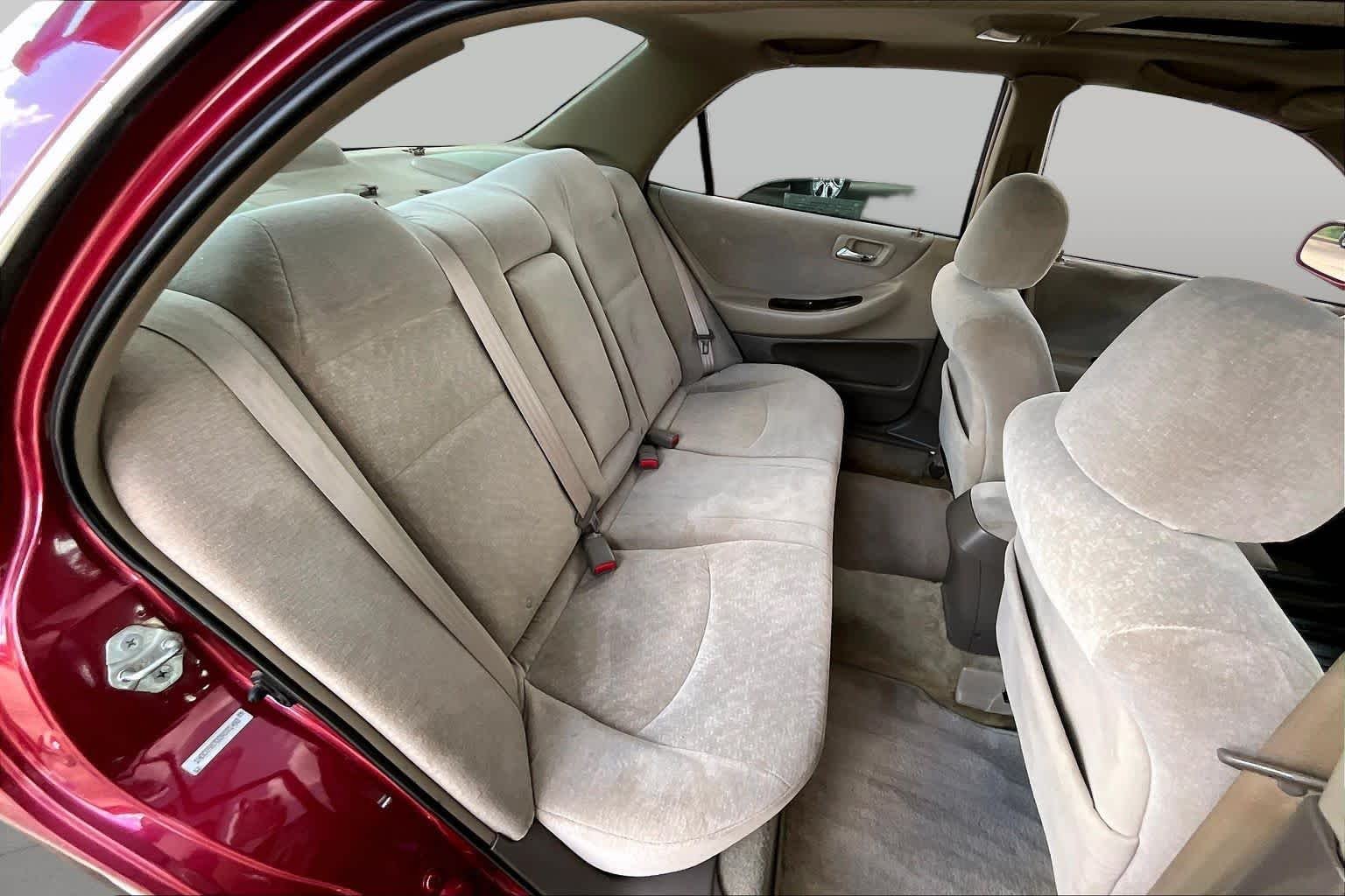 Used 2002 Firepepper Red Pearl Honda SE image 18