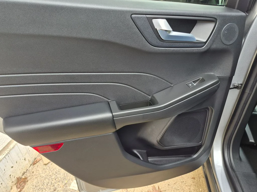 Used 2022 Silver Metallic Ford SEL image 12
