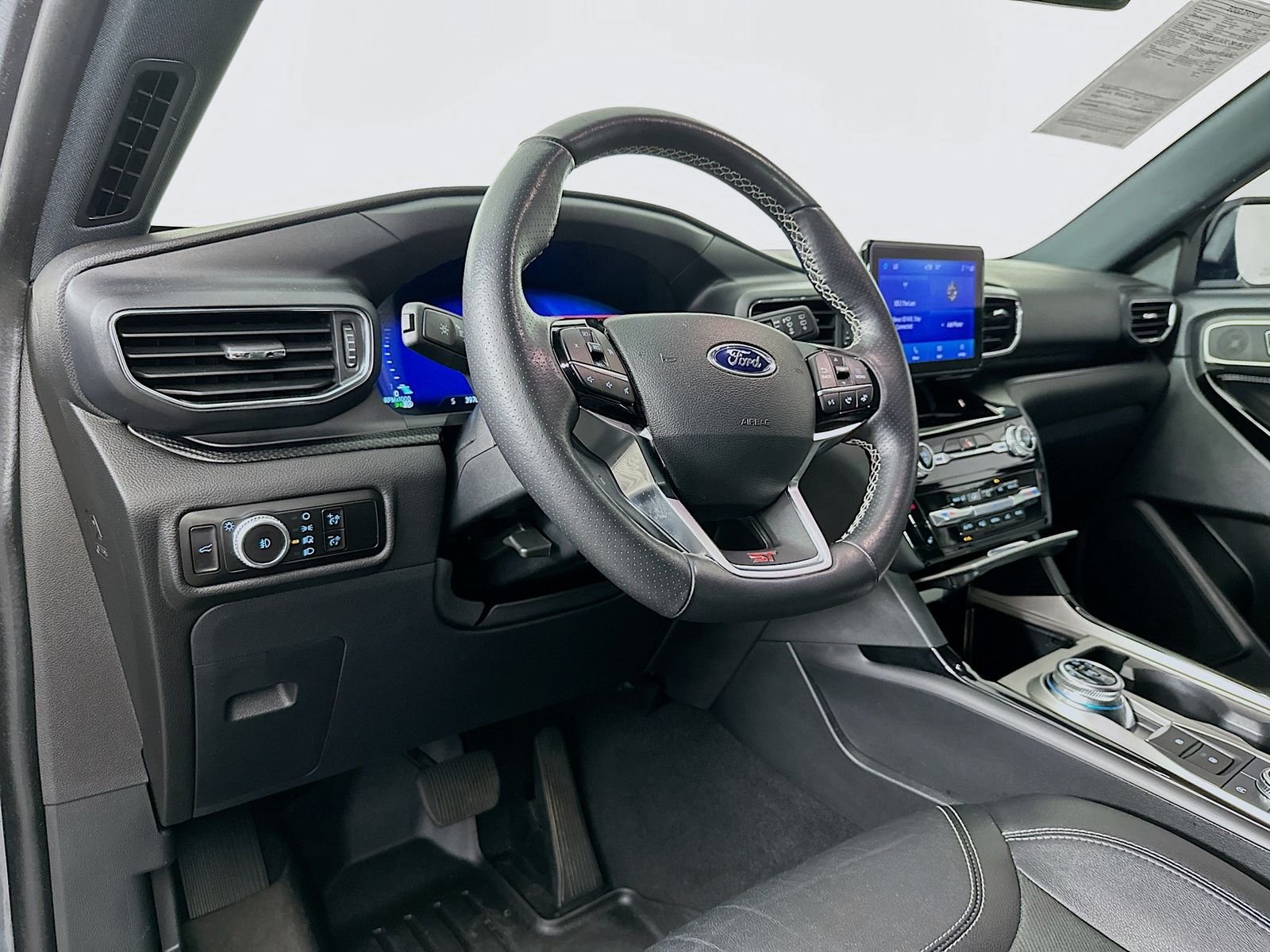 Used 2023 Gray Metallic Ford ST image 9