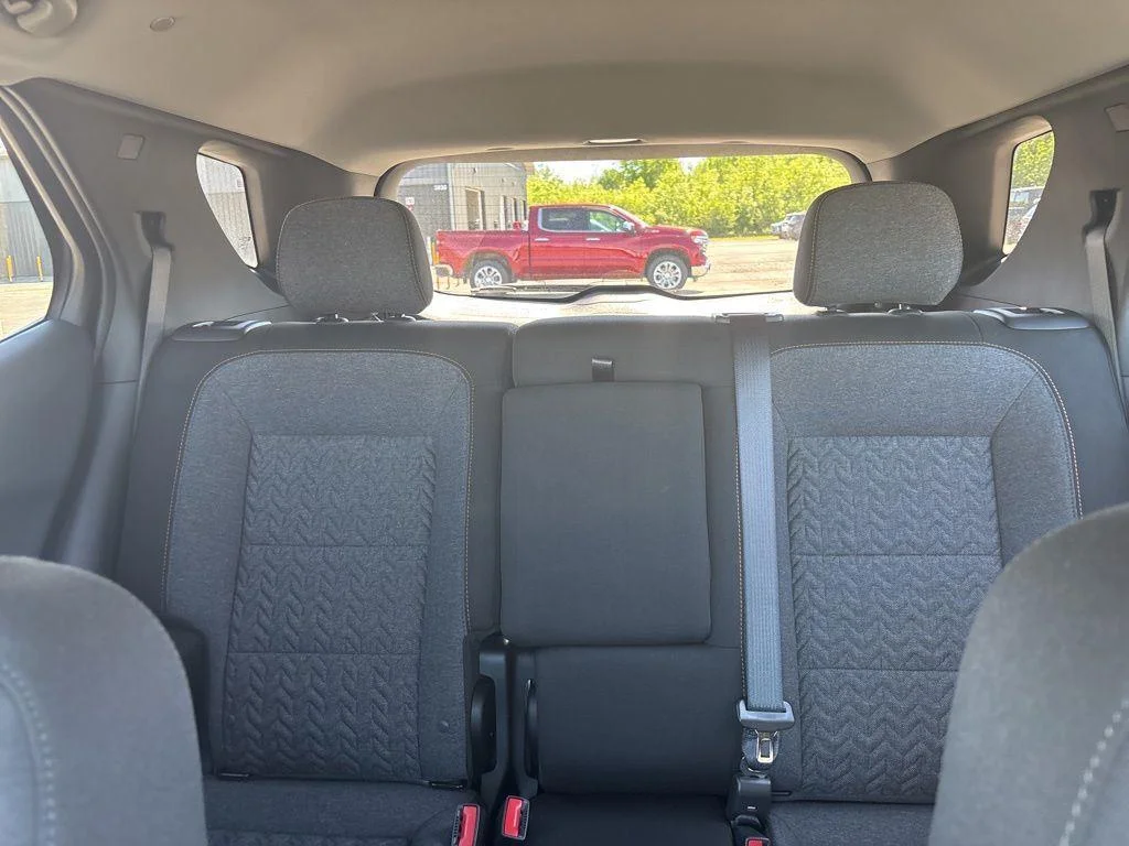 Used 2024 Summit White Chevrolet LT image 31