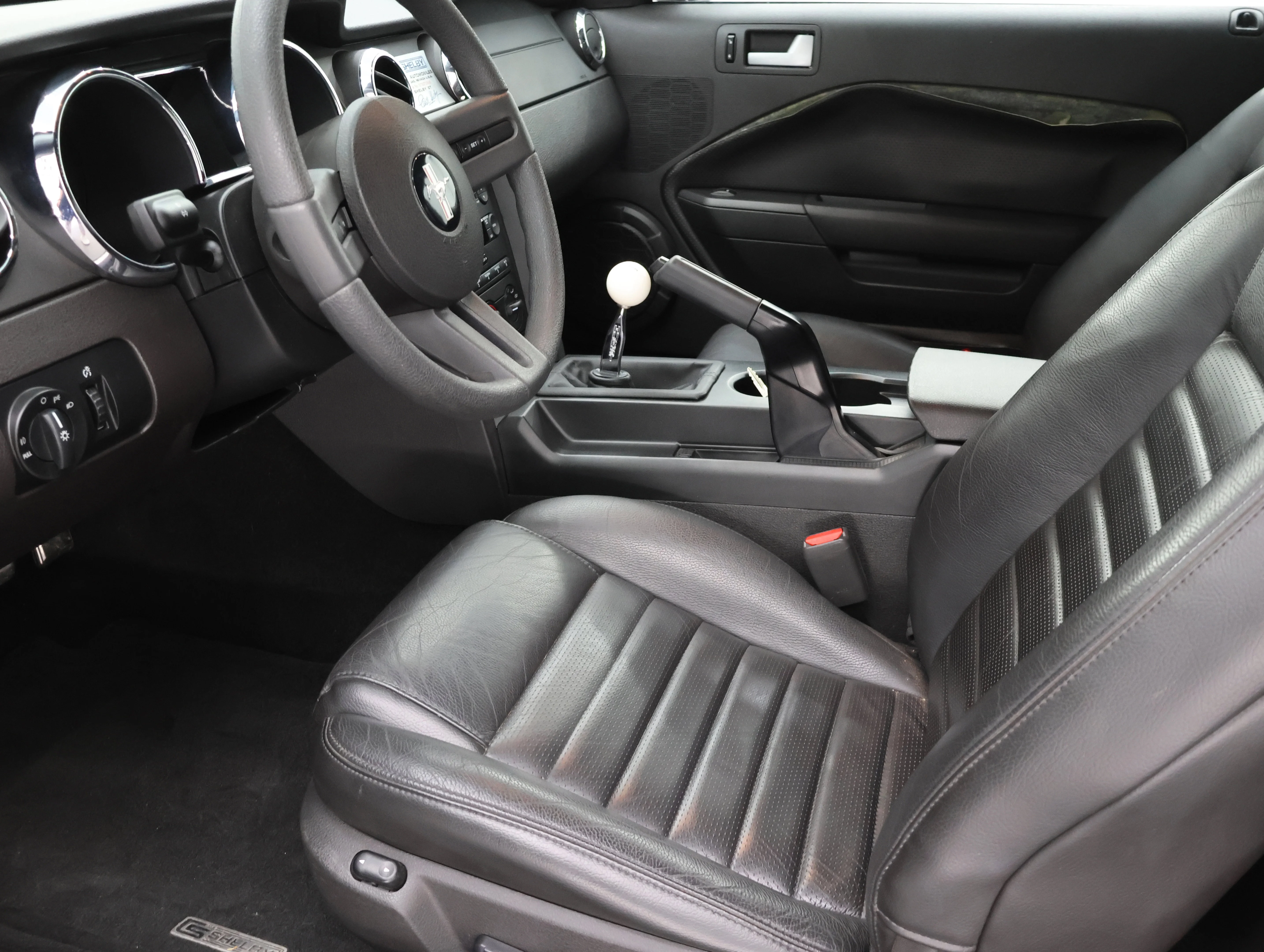 Used 2007 Black Ford GT Premium image 8