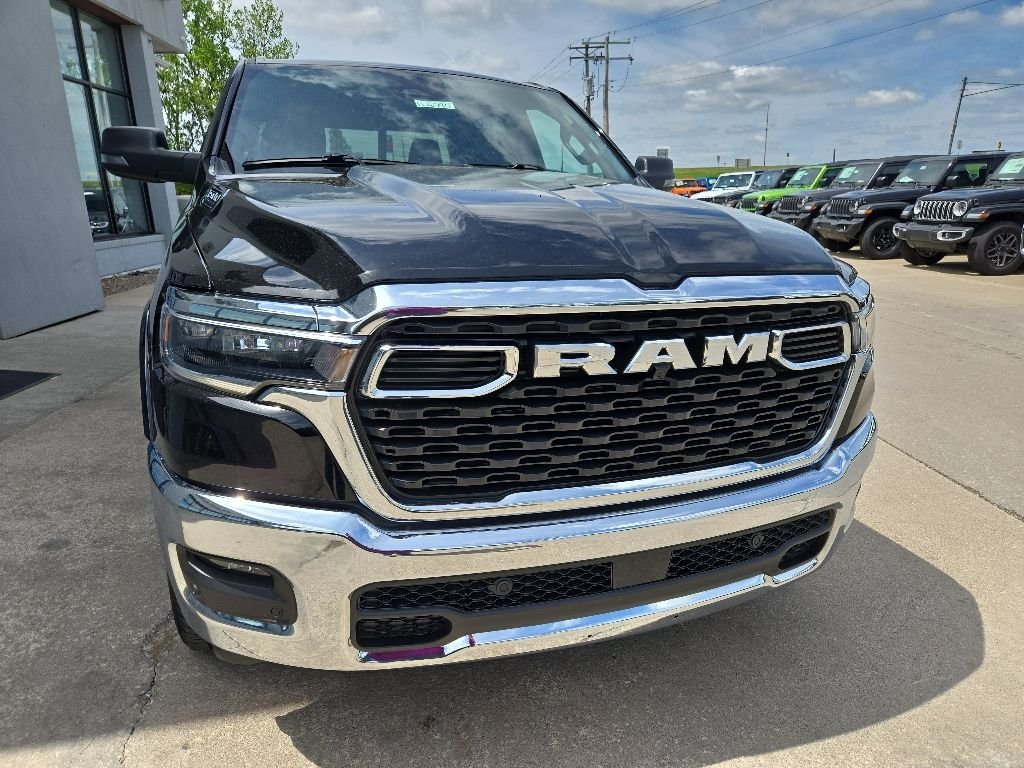 New 2026 Diamond Black Crystal Pearl-Coat Exterior Paint RAM Big Horn/Lone Star image 15