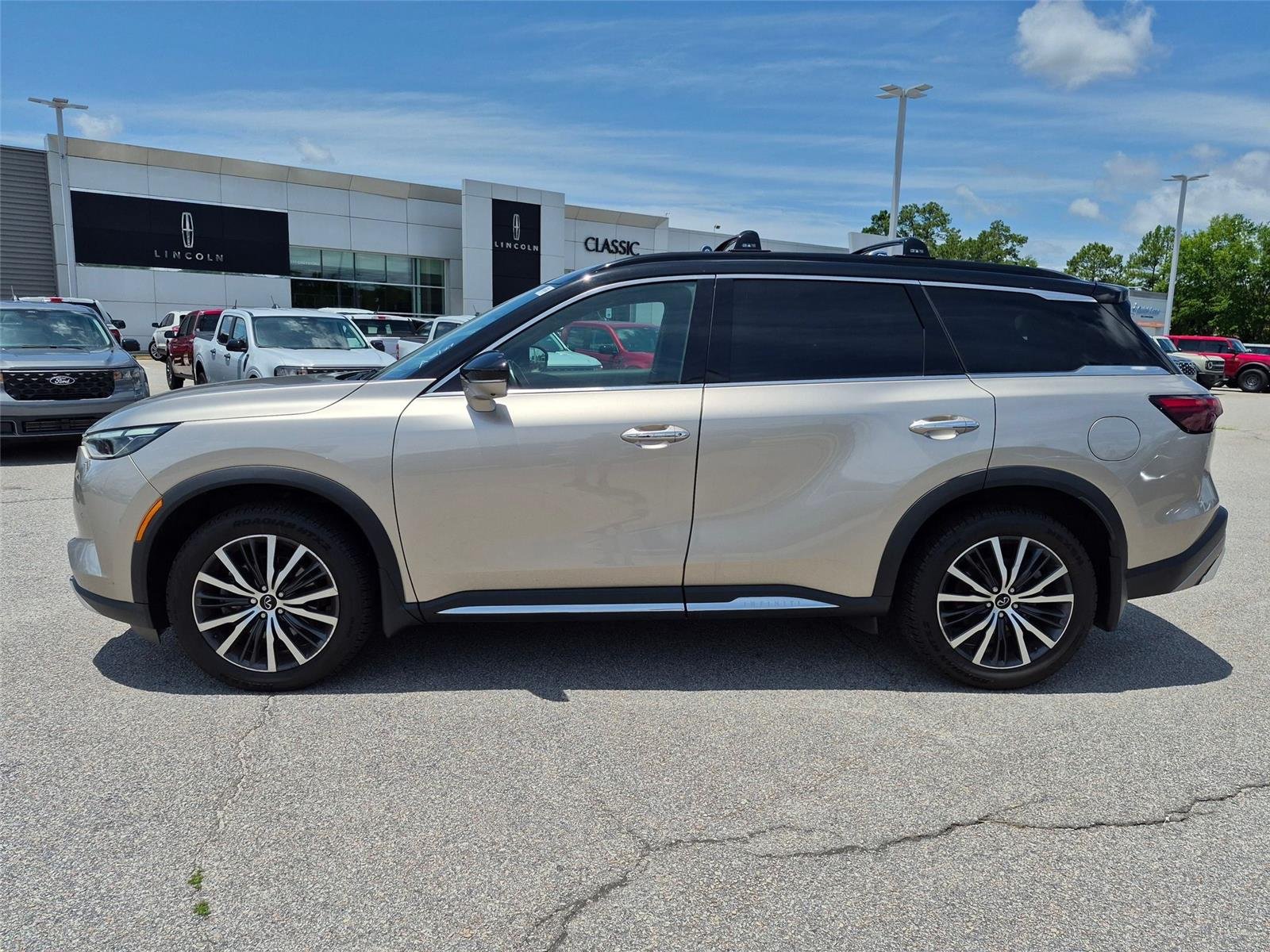 Used 2022 SILVER INFINITI  image 8