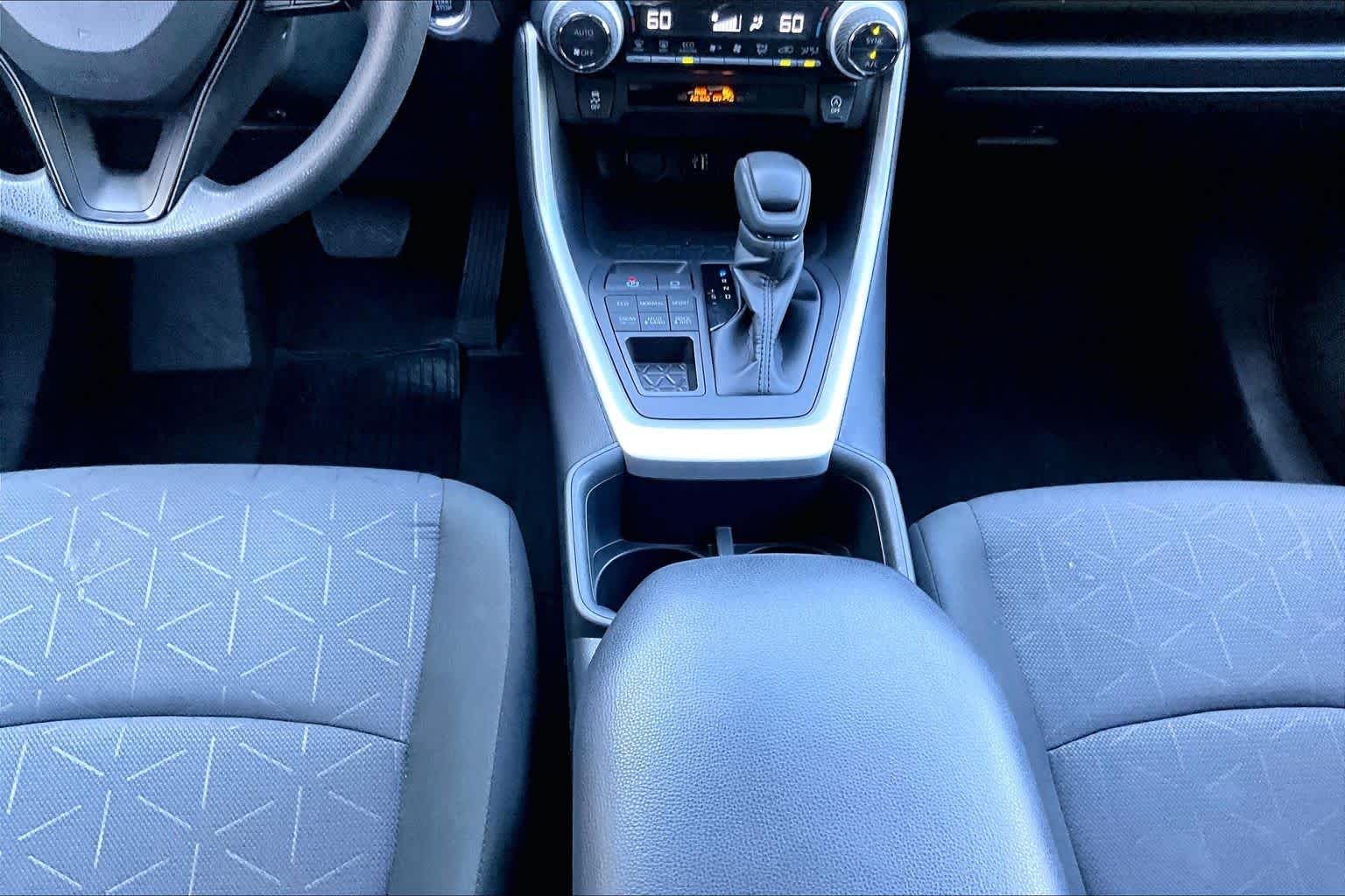Used 2025 Ice Cap Toyota XLE image 17