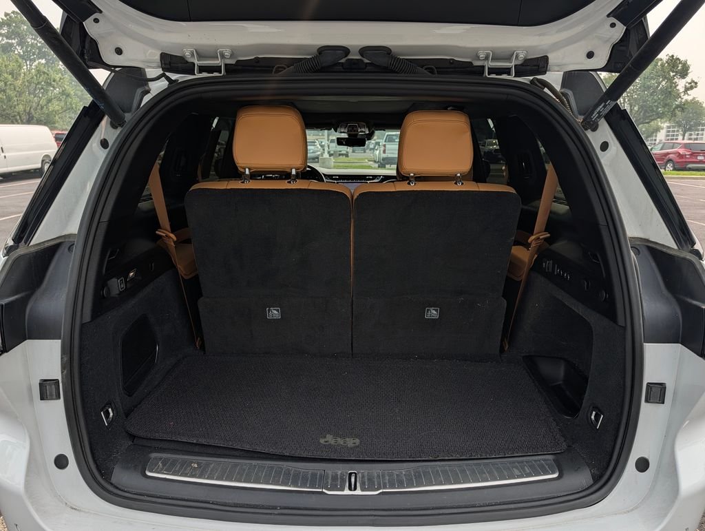 Used 2023 White Jeep Summit image 14