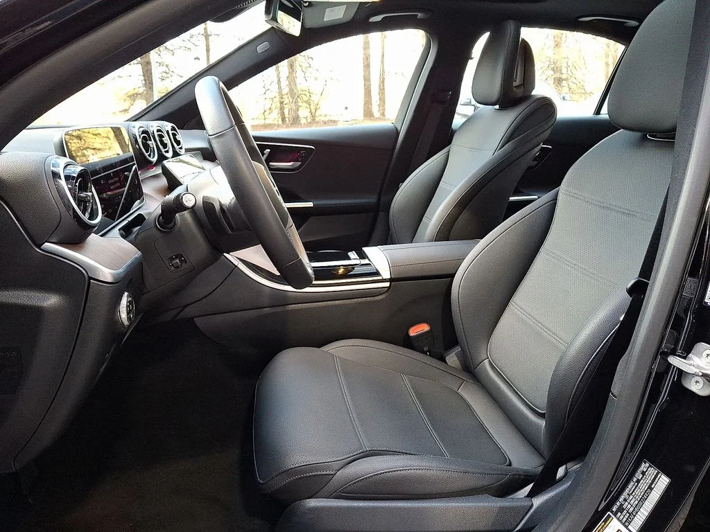 2025 Mercedes-Benz C-Class Sedan C 300 - Photo 13
