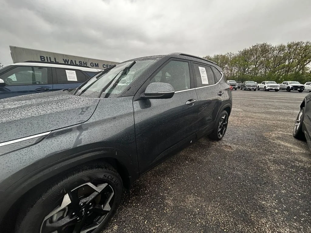 Used 2024 Gray Kia EX image 25