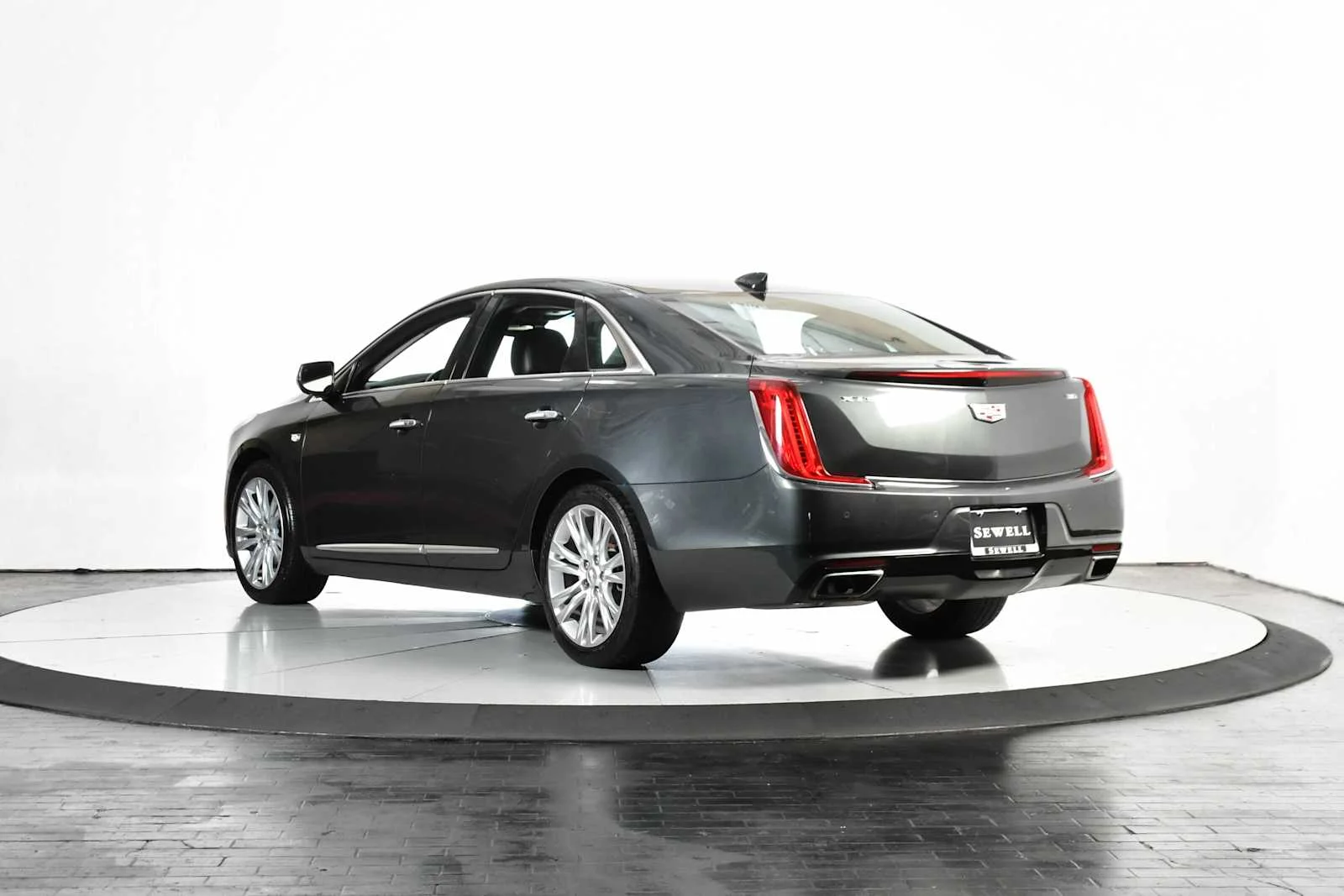 Used 2018 Phantom Gray Metallic Cadillac Luxury image 3