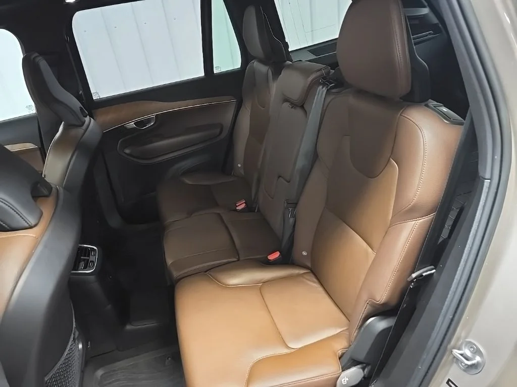 Used 2023 Gray Volvo T8 Plus Dark Theme 7 Passenger image 33