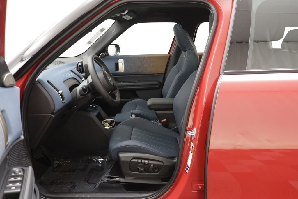 Certified Used 2026 Chili Red MINI Signature Plus image 5