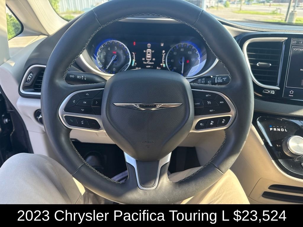 Used 2023 Crystal Metallic Chrysler Touring L image 24