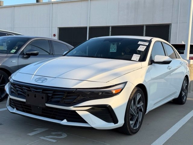 Used 2025 White Hyundai Limited image 13