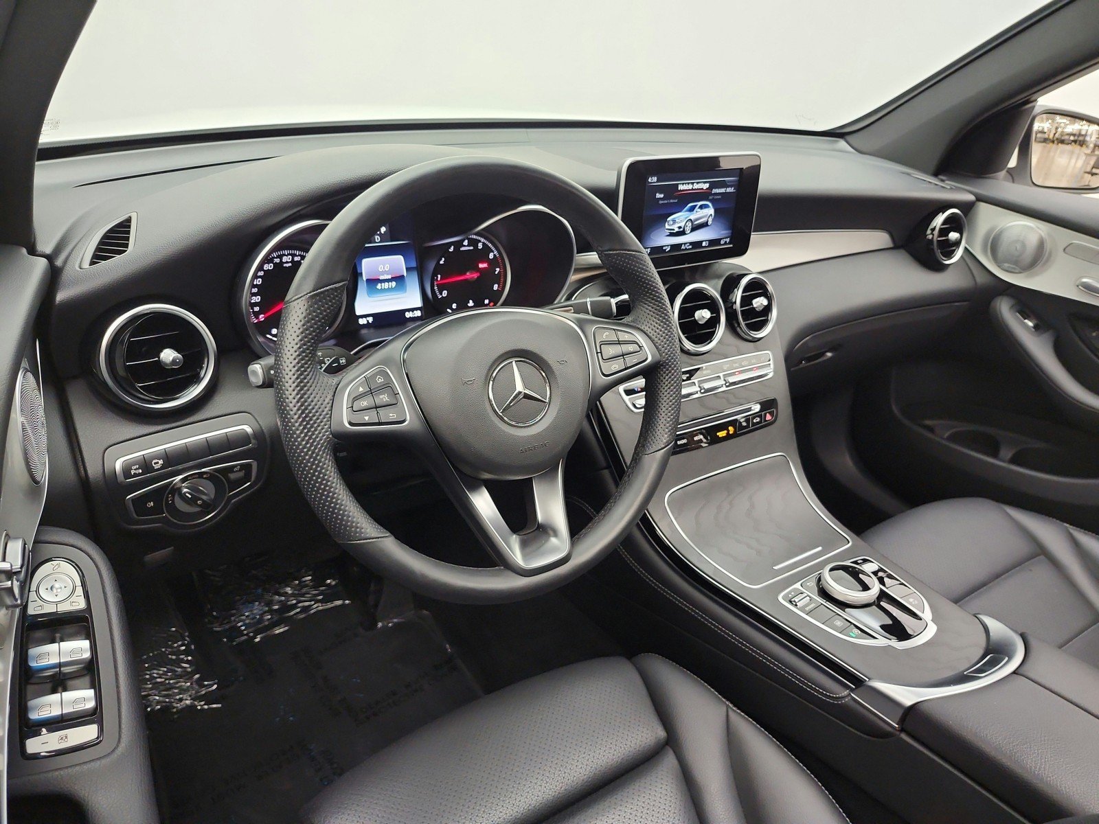 Used 2019 Polar White Mercedes-Benz GLC 300 4MATIC® SUV image 14