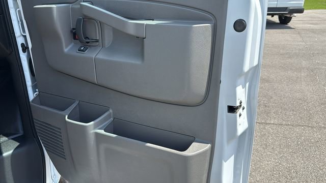 2025 Chevrolet Express Cargo Work Van - Photo 13