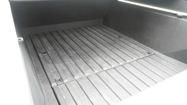 2024 Tesla Cybertruck Base - Photo 11