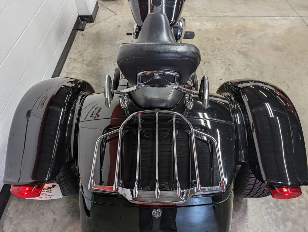 Used 2015 BLACK Harley-Davidson®  image 9