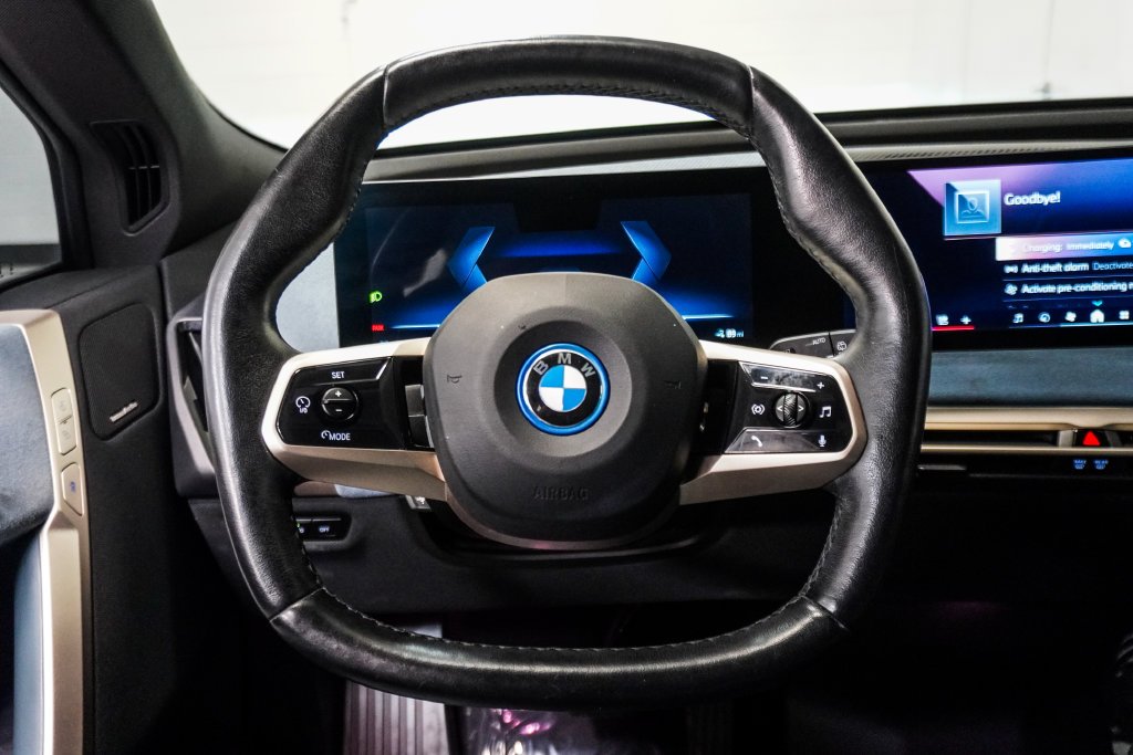 Used 2024 White BMW xDrive50 image 12