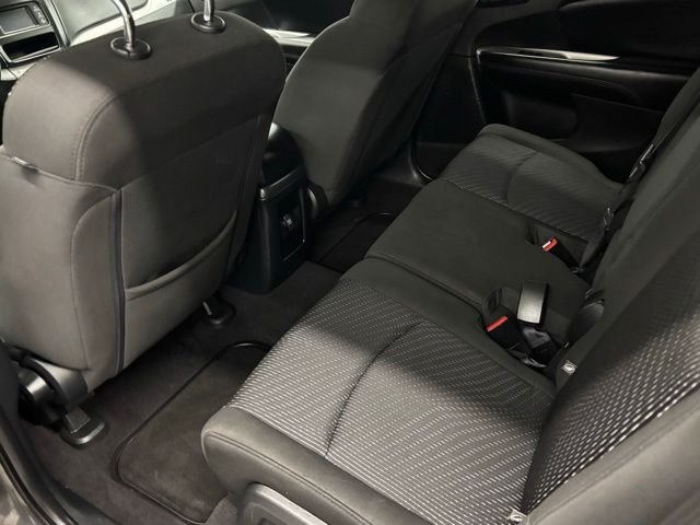 Used 2018 Gray Dodge SE image 10