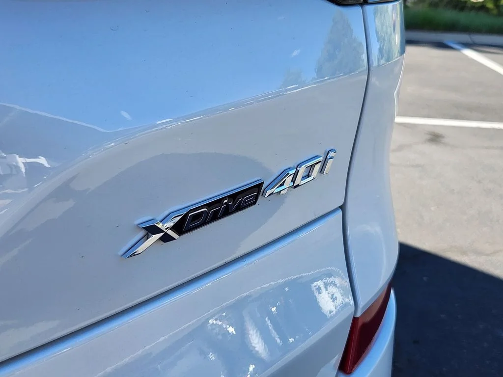 New 2026 Mineral White Metallic BMW xDrive40i image 21