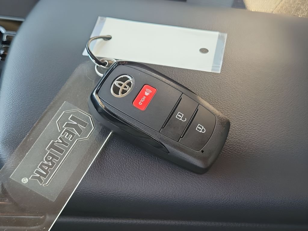 2026 Toyota Prius Plug-in Hybrid SE - Photo 37