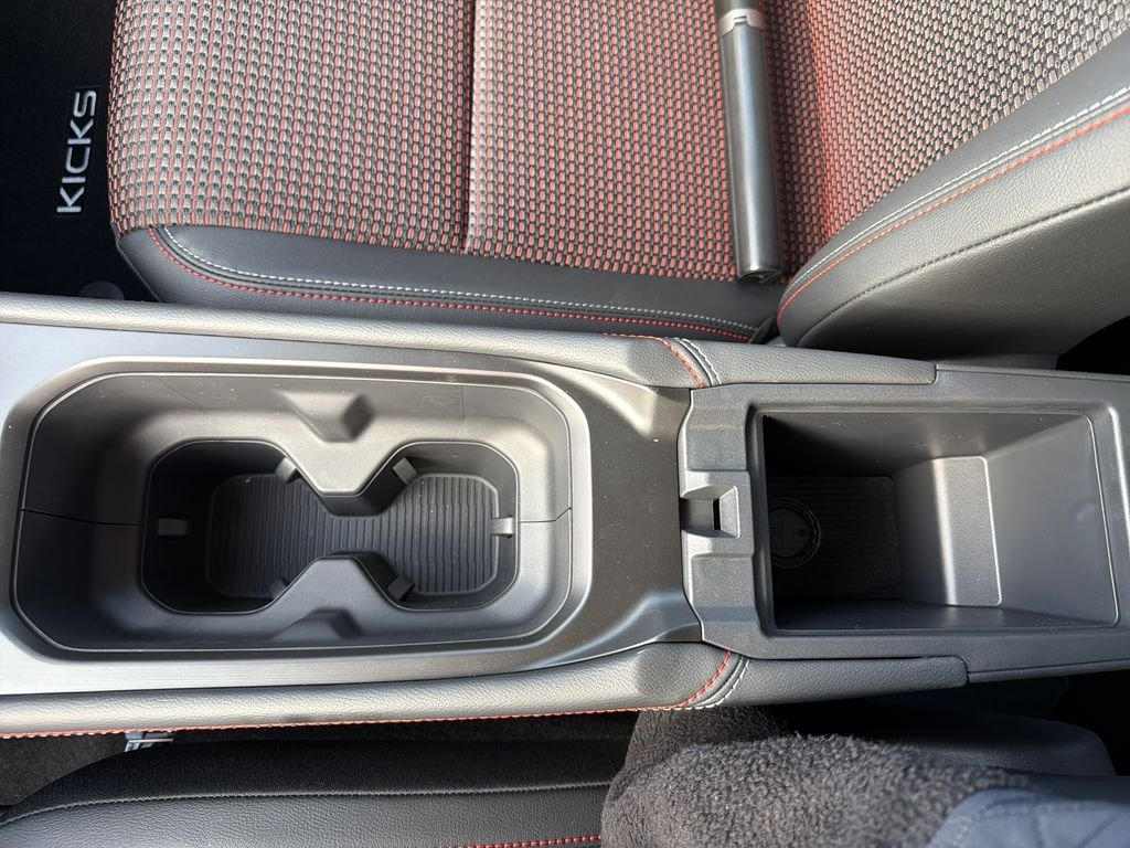 New 2026 Nissan Kicks SR 4D Sport Utility