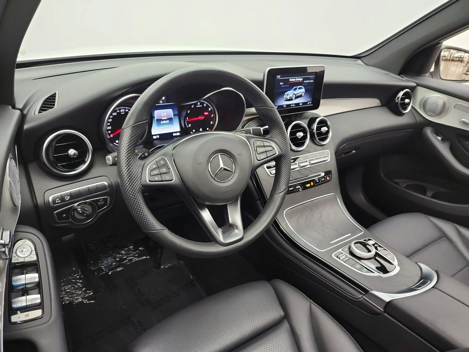 Used 2019 Polar White Mercedes-Benz GLC 300 4MATIC® SUV image 14