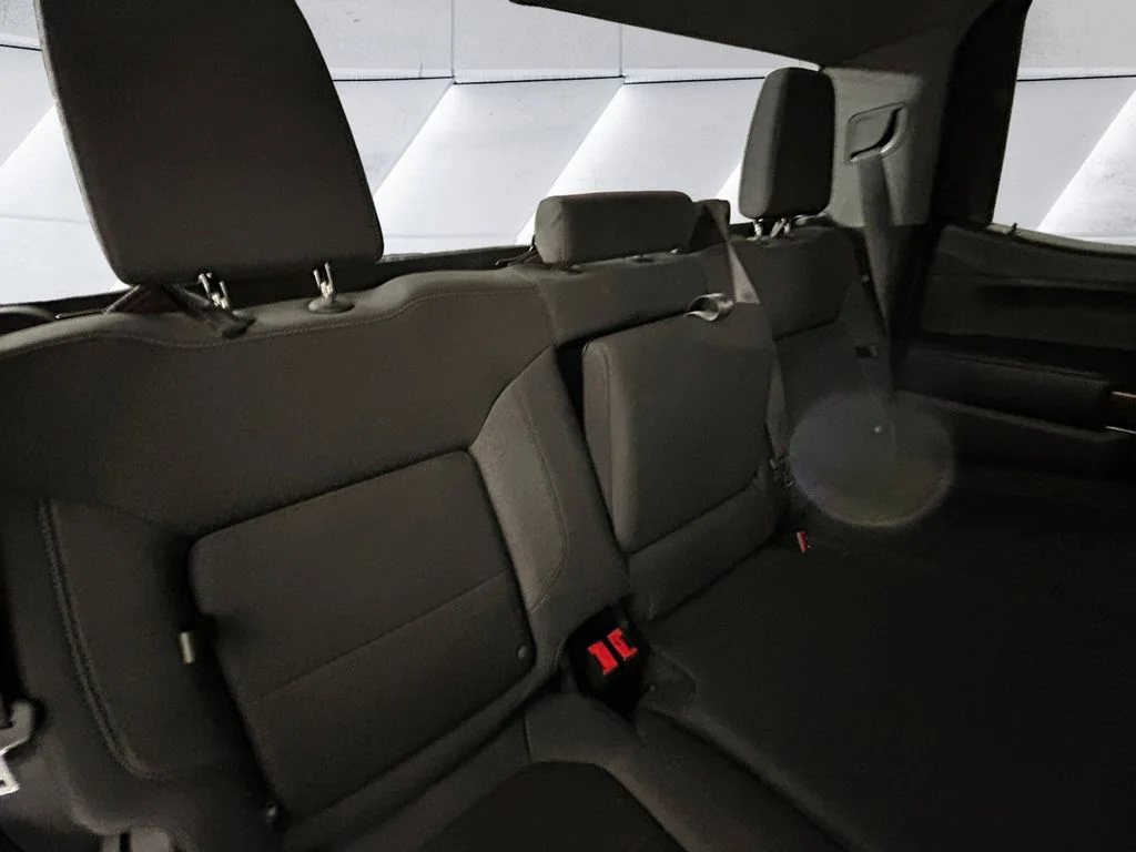 Used 2020 Blue GMC Elevation image 16