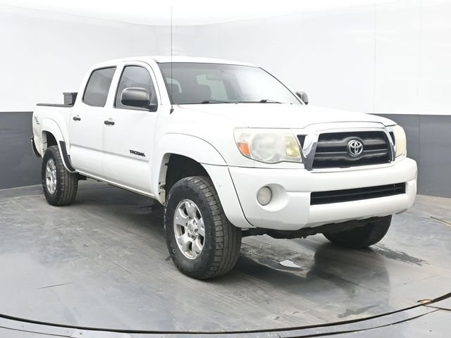 Used 2008 White Toyota Base image 1