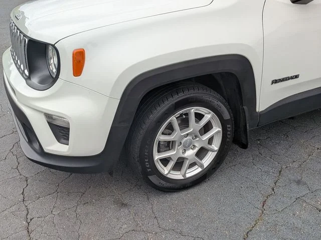 Used 2019 White Jeep Latitude image 9