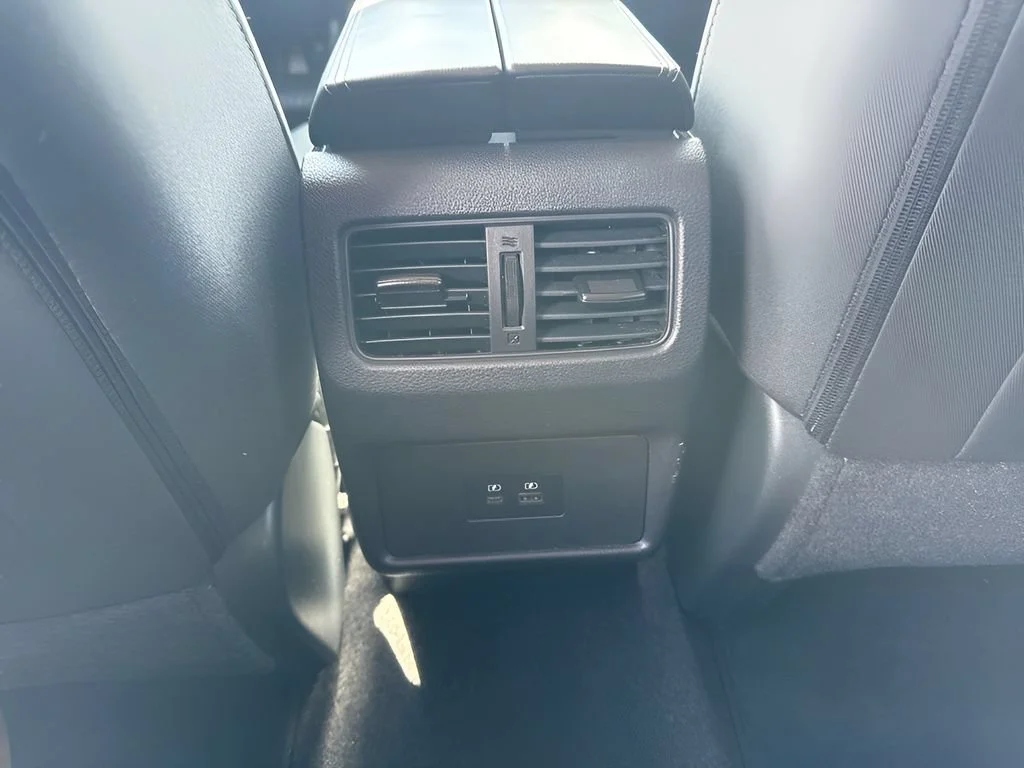 Used 2023  Nissan SV image 12