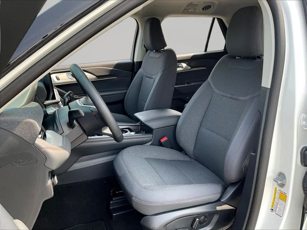 New 2026 Star White Metallic Tri-Coat Ford Active image 27