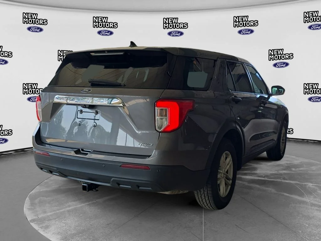 Used 2022 Gray Metallic Ford Base image 5
