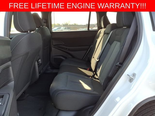New 2026 Bright White Clear-Coat Exterior Paint Jeep Laredo image 29