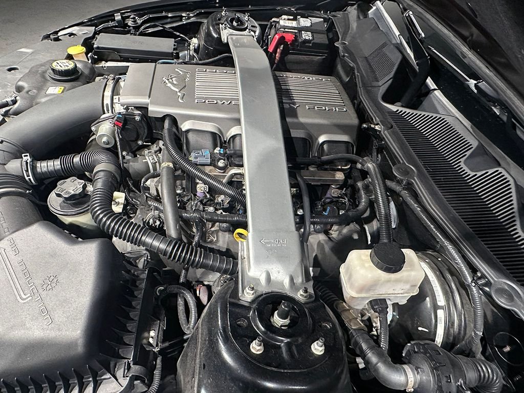 Used 2010  Ford GT image 26
