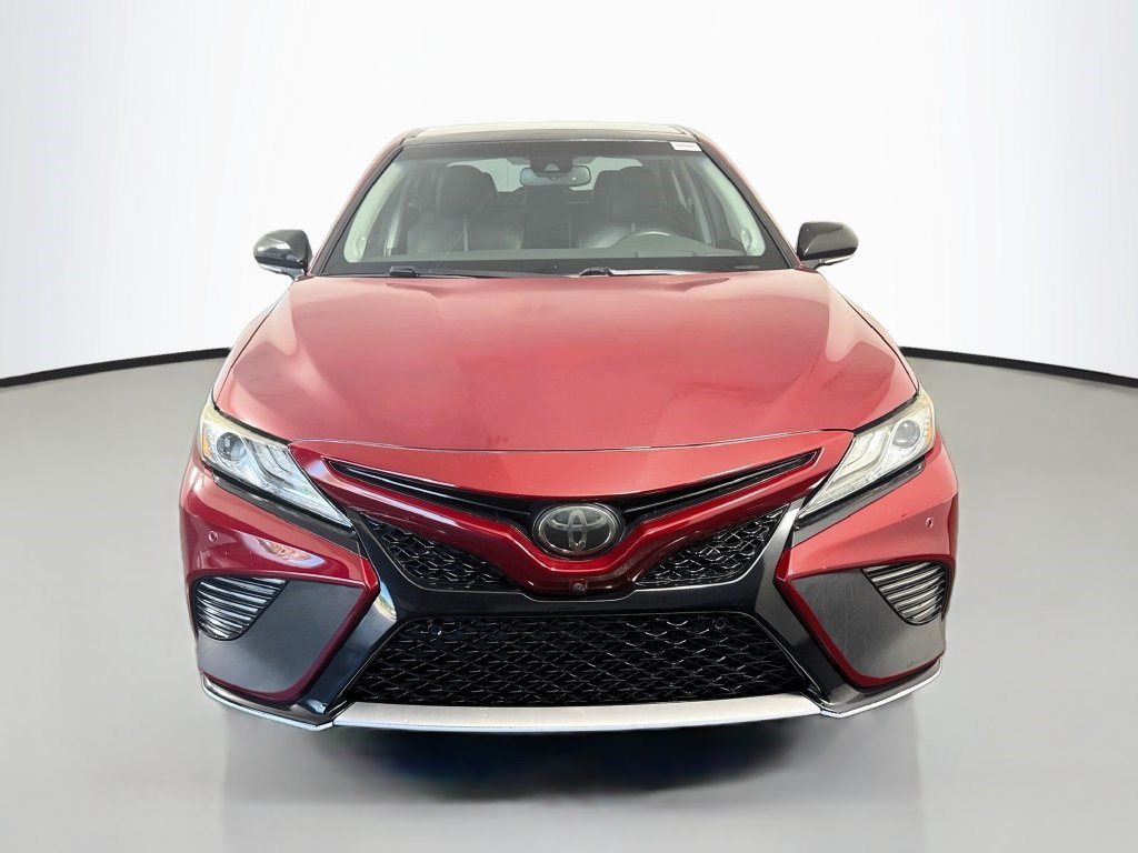 Used 2018 Wind Chill Pearl Toyota XSE V6 image 2