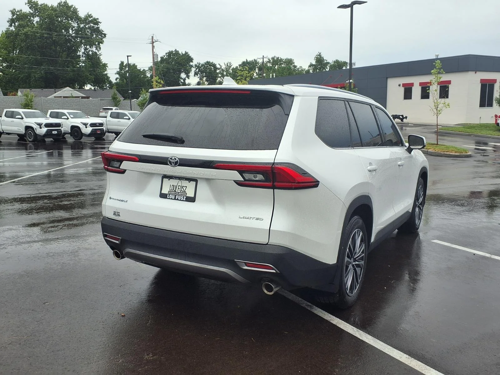 Used 2024 Wind Chill Pearl Toyota MAX Limited image 4