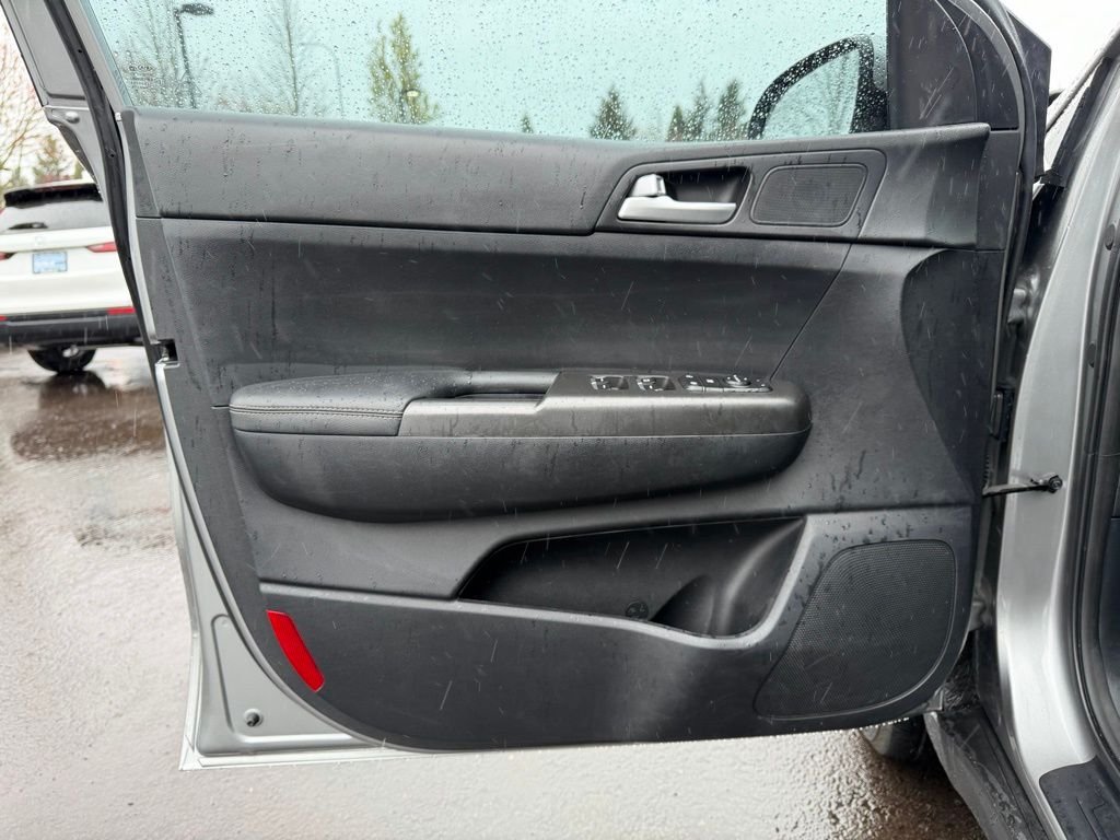 2021 Kia Sportage LX - Photo 12