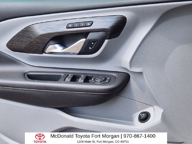 Used 2018 Gray GMC SLT image 6