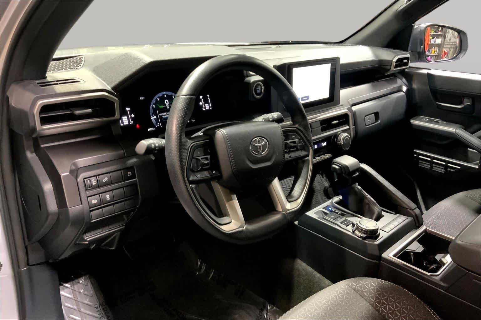 Used 2025 Cutting Edge Toyota SR5 image 18