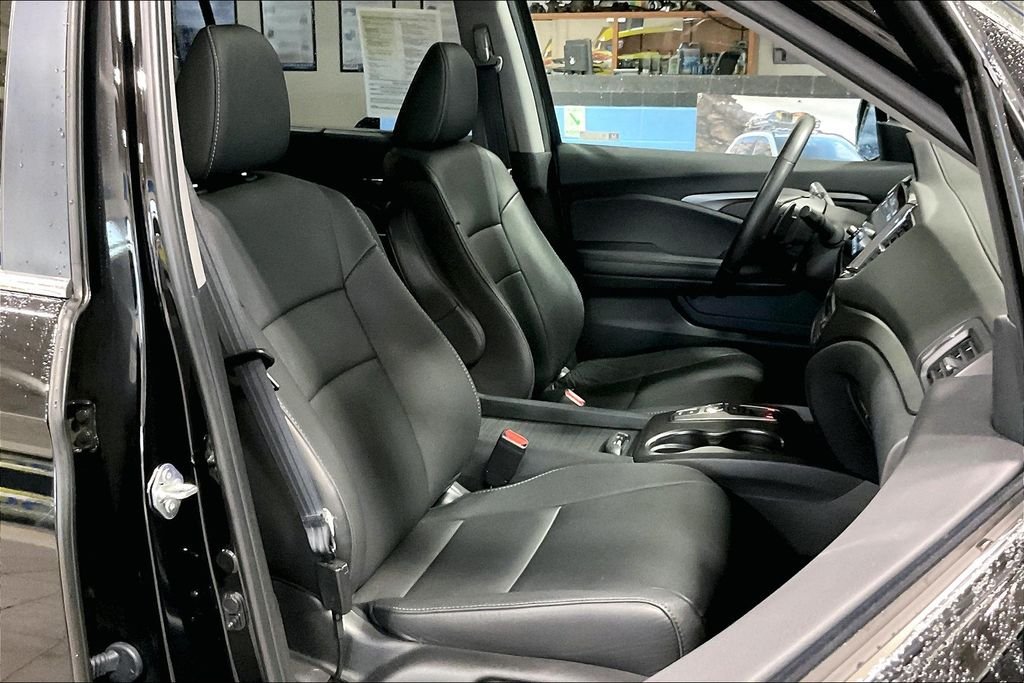 Certified Used 2022 Black Honda Special Edition image 11