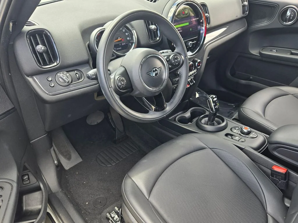 Used 2021 Silver MINI Oxford Edition image 11