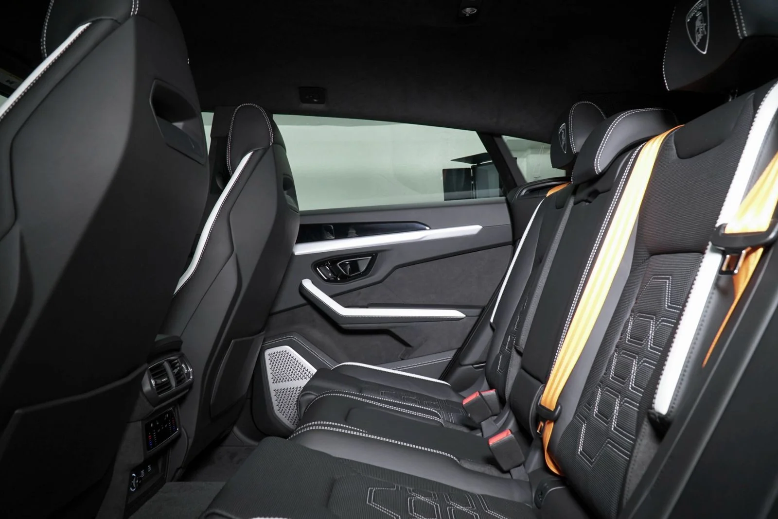 Used 2025  Lamborghini  image 25