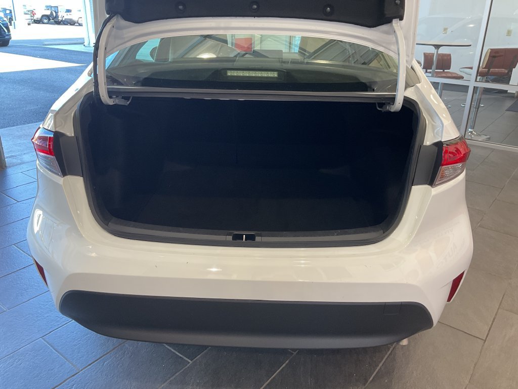 Used 2025 White Toyota LE image 9